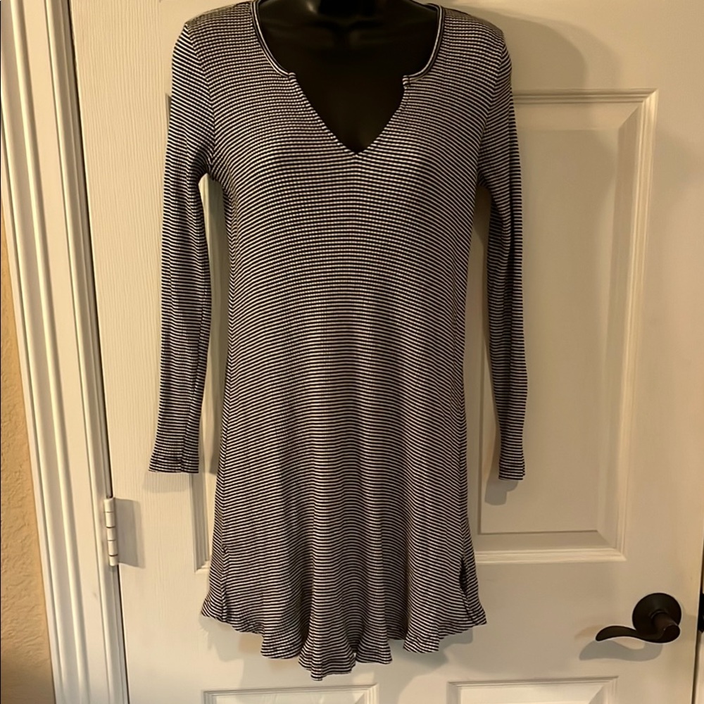 O’Neill V-Neck Dress, Great For Swim Cover Up, Sz L